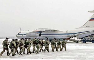 Llegan tropas rusas para frenar violencia en Kazajistán