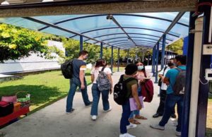 Alumnos de la UNACH regresan a clases presenciales