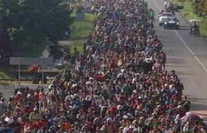 Migrantes salen en caravana de Tapachula