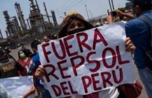 Perú declara emergencia por derrame petrolero; hay 21 playas contaminadas