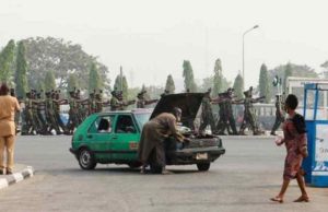 Yihadistas secuestran a 20 niños y matan a dos hombres en Nigeria