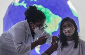 México justifica decisión de no vacunar a menores; “se siguen las recomendaciones de la OMS”, asegura