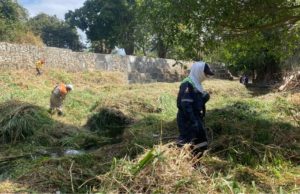 Inician trabajos de retiro de maleza, basura y escombro del río Sabinal del lado poniente de Tuxtla Gutiérrez