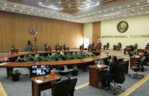 Corte avala que INE realice la consulta de revocación “como se lo permita su presupuesto”; podrá instalar menos casillas