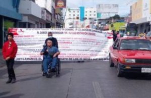 Socios del conejobus realizan marcha para exigir el regreso de sus concesiones