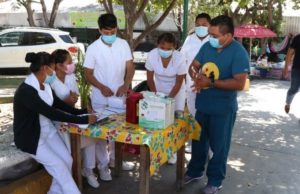 Implementan módulos itinerantes de vacunación Covid-19 en mercados de Tuxtla Gutiérrez