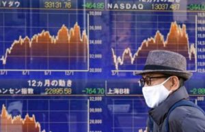 Tras inicio de conflicto en Ucrania el dólar sube a 20.54; acciones rusas se desploman 33%