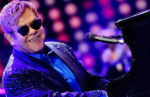 Elton John hoy cumple 75 años