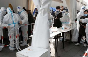 Shanghái reporta tres muertes por Covid, pese a imponer un nuevo confinamiento