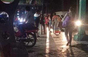 Trabajadoras y estudiantes con temor ante falta de colectivos por las noches en Tapachula