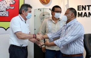 Alcalde Carlos Morales entrega recursos para apoyos de infraestructura menor a planteles del COBACH en Tuxtla