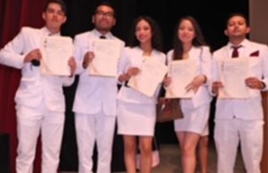 Certifica UNICACH a generación 49 de Licenciados en Cirujano Dentista