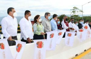 Alcalde Carlos Morales destaca respaldo del gobierno estatal durante la inauguración del paso a desnivel en el Libramiento Sur