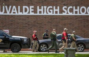 Aumenta a 21 la cifra de muertos tras tiroteo en escuela de Uvalde, informa senador de Texas