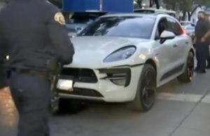 Balean a hijo de Embajador de México que conducía un Porsche; hay un detenido