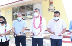 Rutilio Escandón inaugura obras en primaria Simón Bolívar en Chiapa de Corzo