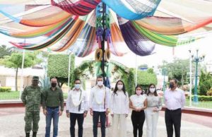 Rutilio Escandón entrega patrullas, uniformes y equipos a policías de Berriozábal