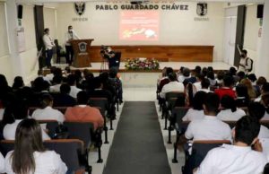 Salud Municipal de Tuxtla organiza conferencia sobre adicciones a población estudiantil de la UPGCH