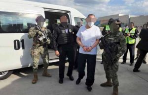 EU extradita a México al exgobernador de Chihuahua, César Duarte