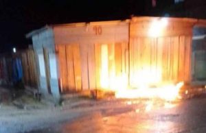 Indígenas incendian el mercado de Betania ubicado en Teopisca, Chiapas