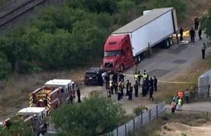 Hallan cadáveres de al menos 46 migrantes en la caja de un tráiler en Texas