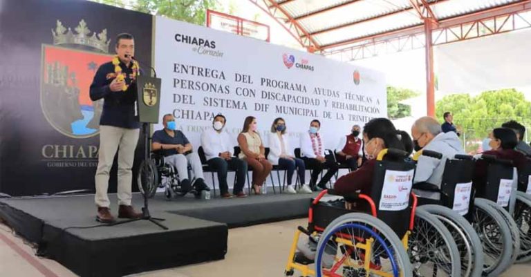 Rutilio Escandón entrega ayudas técnicas e inaugura rehabilitación del DIF municipal, La Trinitaria