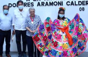 Entrega Carlos Morales la medalla “Joaquín Miguel Gutiérrez” a la antropóloga Dolores Aramoni Calderón