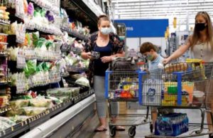 Gasolina y alimentos impulsan alza de precios al consumidor de EU