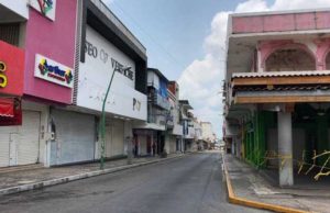 Crisis en negocios, pandemia obliga a comercios de Chiapas a cerrar