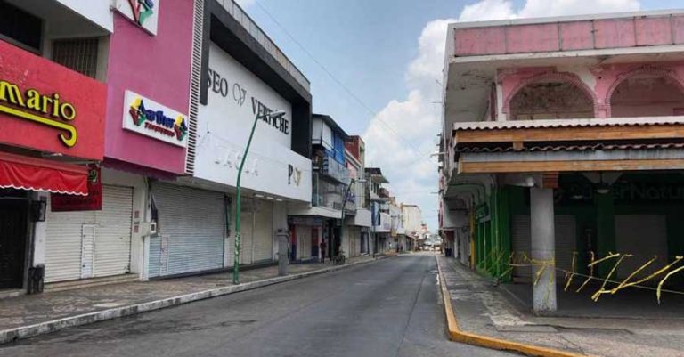 Crisis en negocios, pandemia obliga a comercios de Chiapas a cerrar