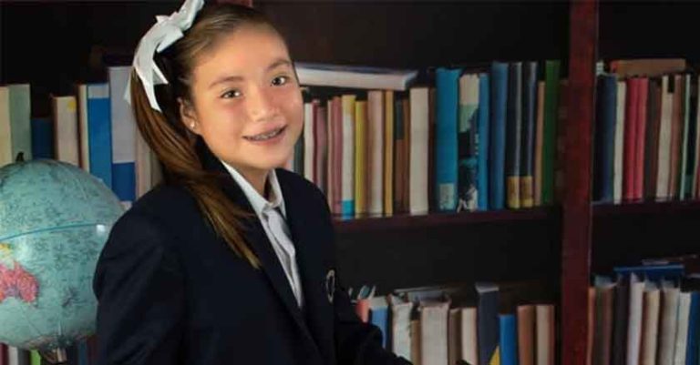 Niña genio de Chiapas entrará a la universidad; tiene un IQ similar al de Einstein