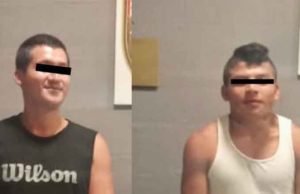 Capturan policías municipales a dos sujetos por robo a transeúnte y recuperan celular de la víctima