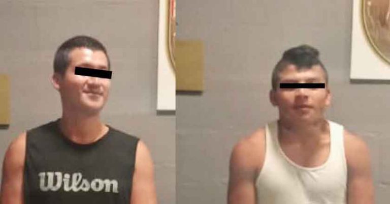 Capturan policías municipales a dos sujetos por robo a transeúnte y recuperan celular de la víctima