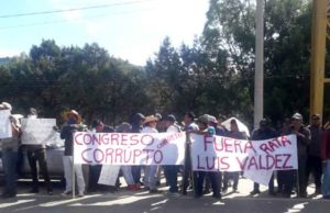 Marchan indígenas tzotziles para exigir cambio de presidente concejal en Teopisca