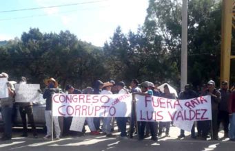 Marchan indígenas tzotziles para exigir cambio de presidente concejal en Teopisca