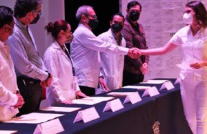 Cumple UNICACH con servicio social en Salud