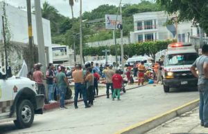 Carreras mortales, trágico accidente entre colectivo y taxi deja 2 muertos