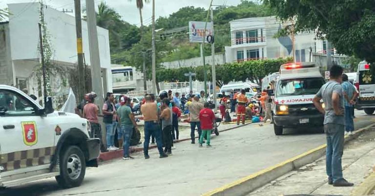 Carreras mortales, trágico accidente entre colectivo y taxi deja 2 muertos