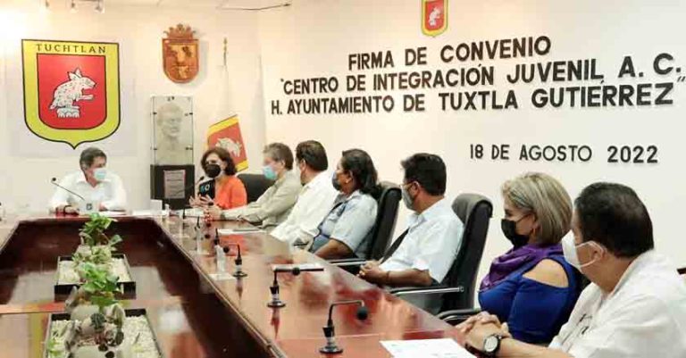 Centro de Integración Juvenil firman convenio para prevenir adicciones en jóvenes tuxtlecos