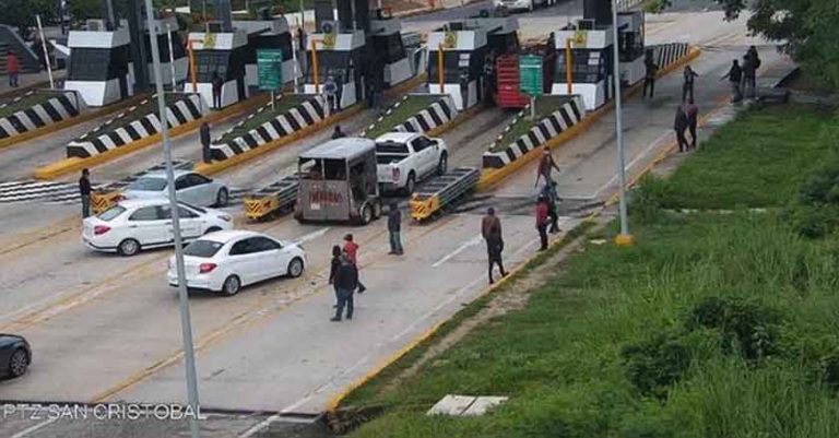 Indígenas tzotziles y tzeltales hacen bloqueos en Chiapas