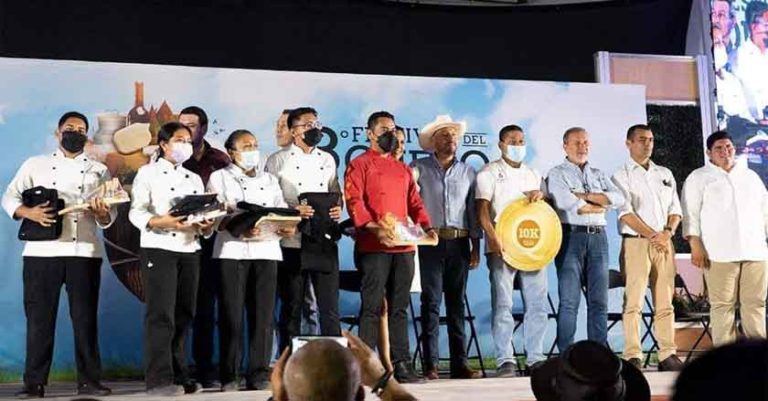 Estudiantes de UNICACH ganan Reto Cocinero