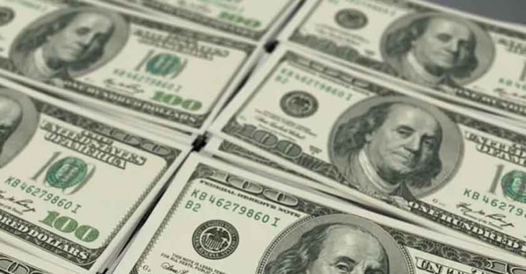 Caen 2 en aeropuerto de Chiapas con 39 mil dólares, iban para Ciudad Juárez