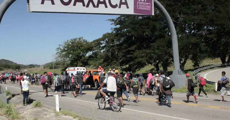 Migrantes salen este viernes de Chiapas a Oaxaca