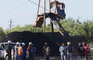Familiares de mineros atrapados en Coahuila denuncian nulos avances en rescate