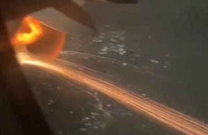 Motor de avión de Viva Aerobus arde en llamas tras despegar del aeropuerto de Guadalajara