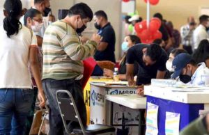 Disminuye el rezago en la creación de empleos en México