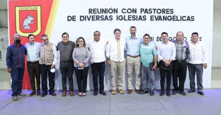 Se reúne Carlos Morales con pastores de diversas iglesias evangélicas de Tuxtla