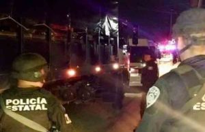 Rescatan a 153 migrantes “abandonados y hacinados” dentro de tráiler en Chiapas