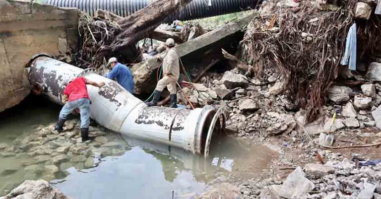 Continúa SMAPA con los trabajos de reparación de fuga de agua en Brazo Norte Nuevo