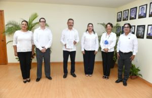 Ratifica la Junta de Gobierno de la UNACH a Carlos Faustino Natarén Nandayapa como rector para la gestión 2022-2026.